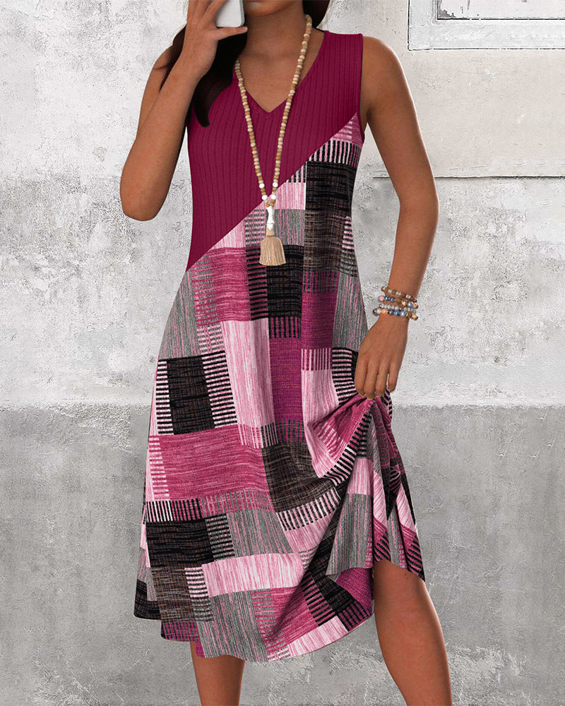 Kirella | Contrast V-Neck Dress