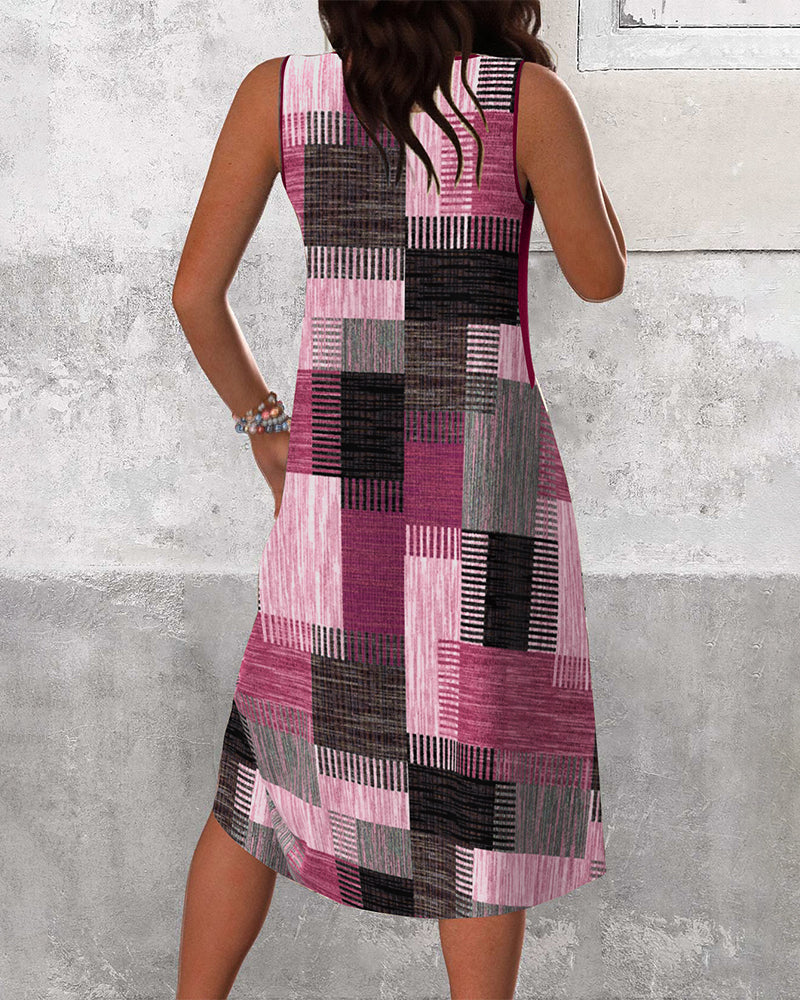 Kirella | Contrast V-Neck Dress