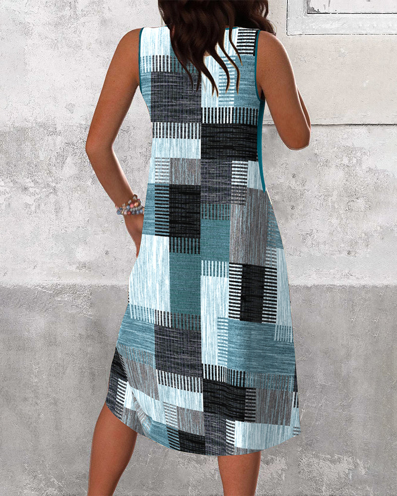 Kirella | Contrast V-Neck Dress