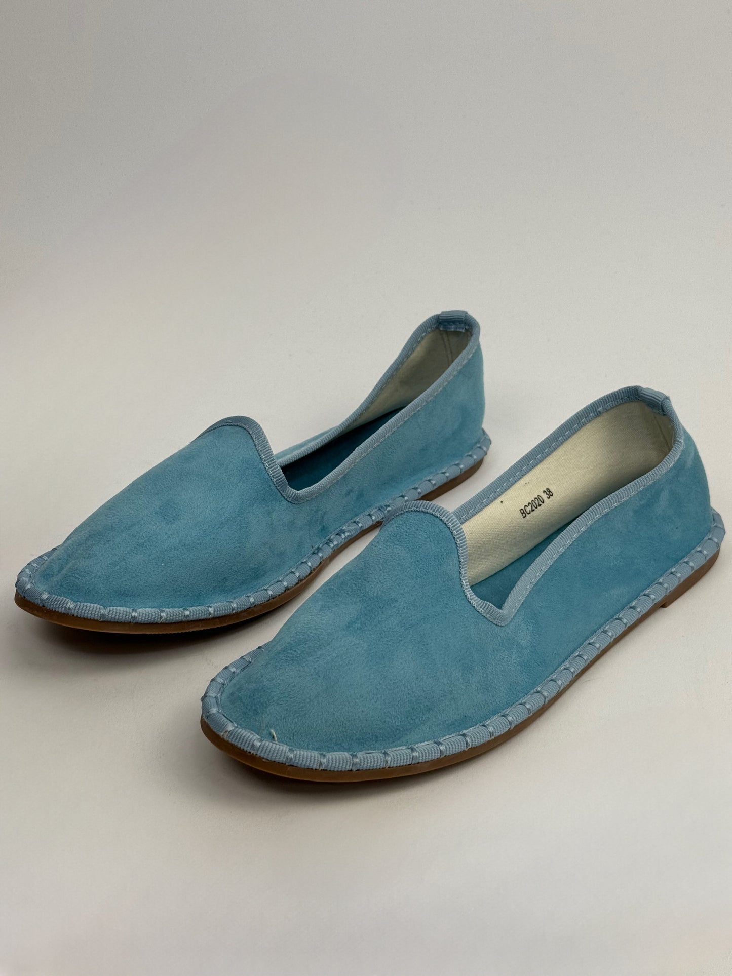 Virella | Elegant Velvet Slippers