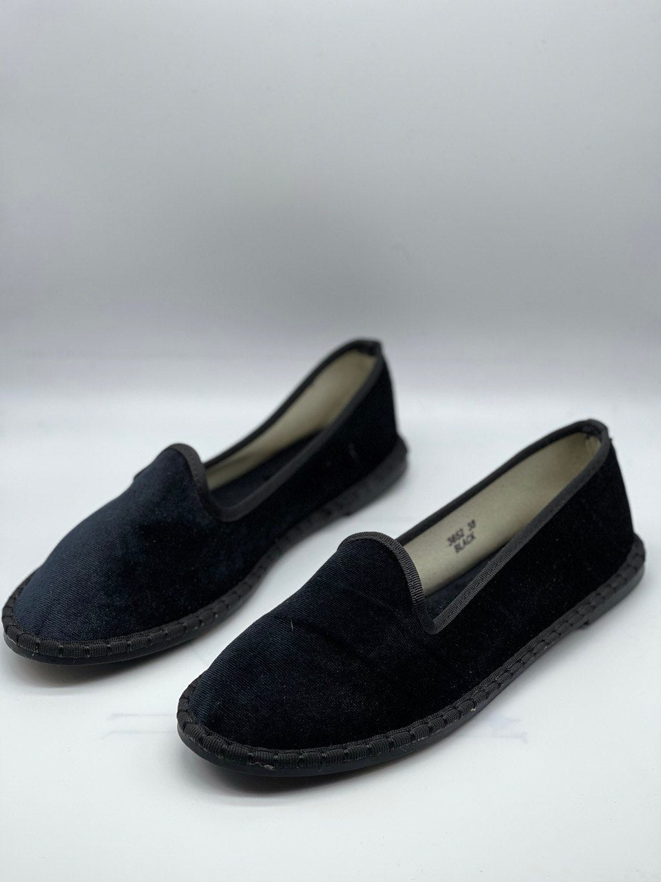 Virella | Elegant Velvet Slippers
