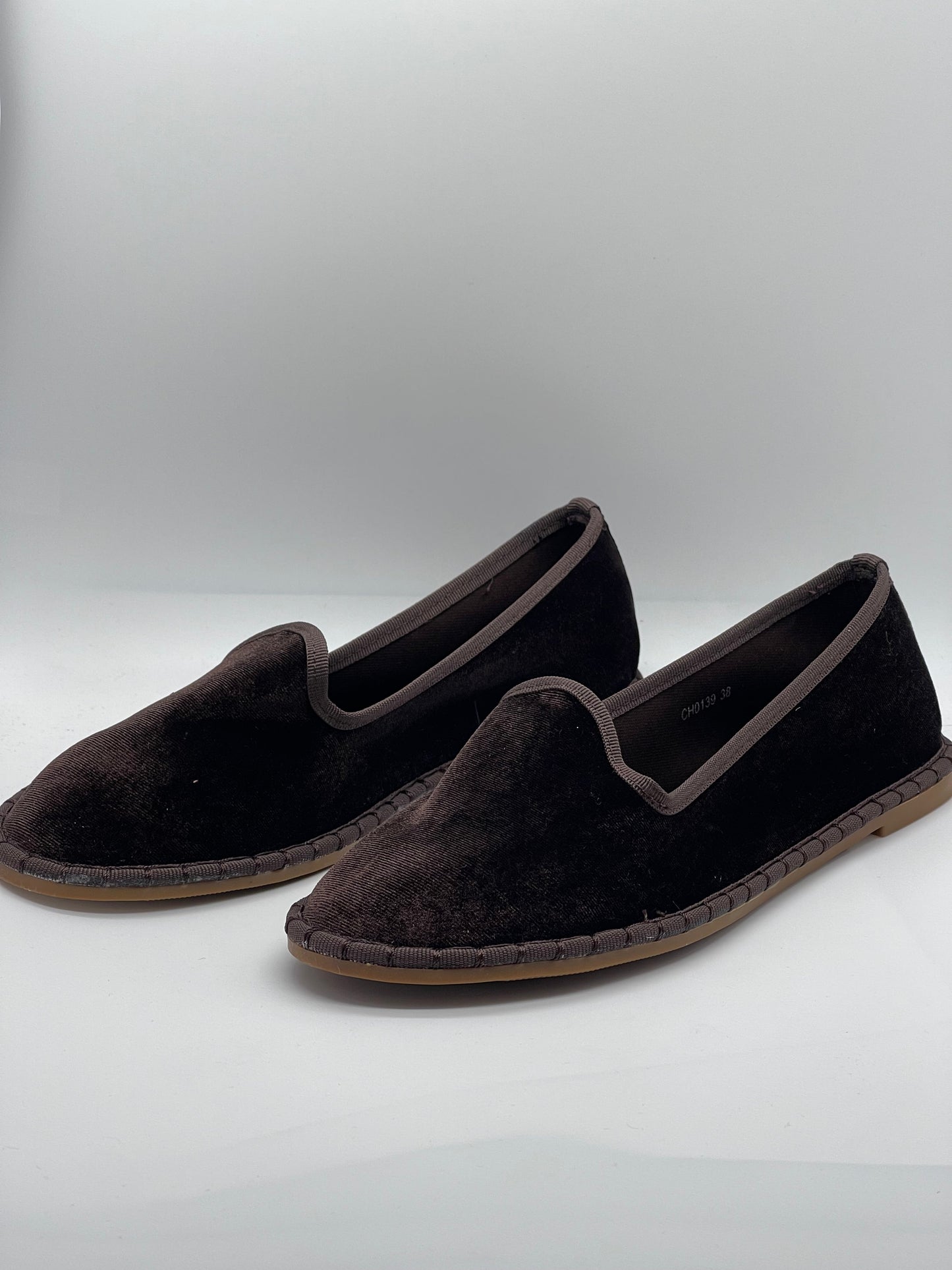 Virella | Elegant Velvet Slippers