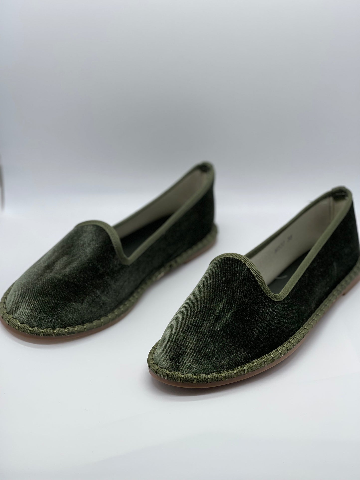 Virella | Elegant Velvet Slippers