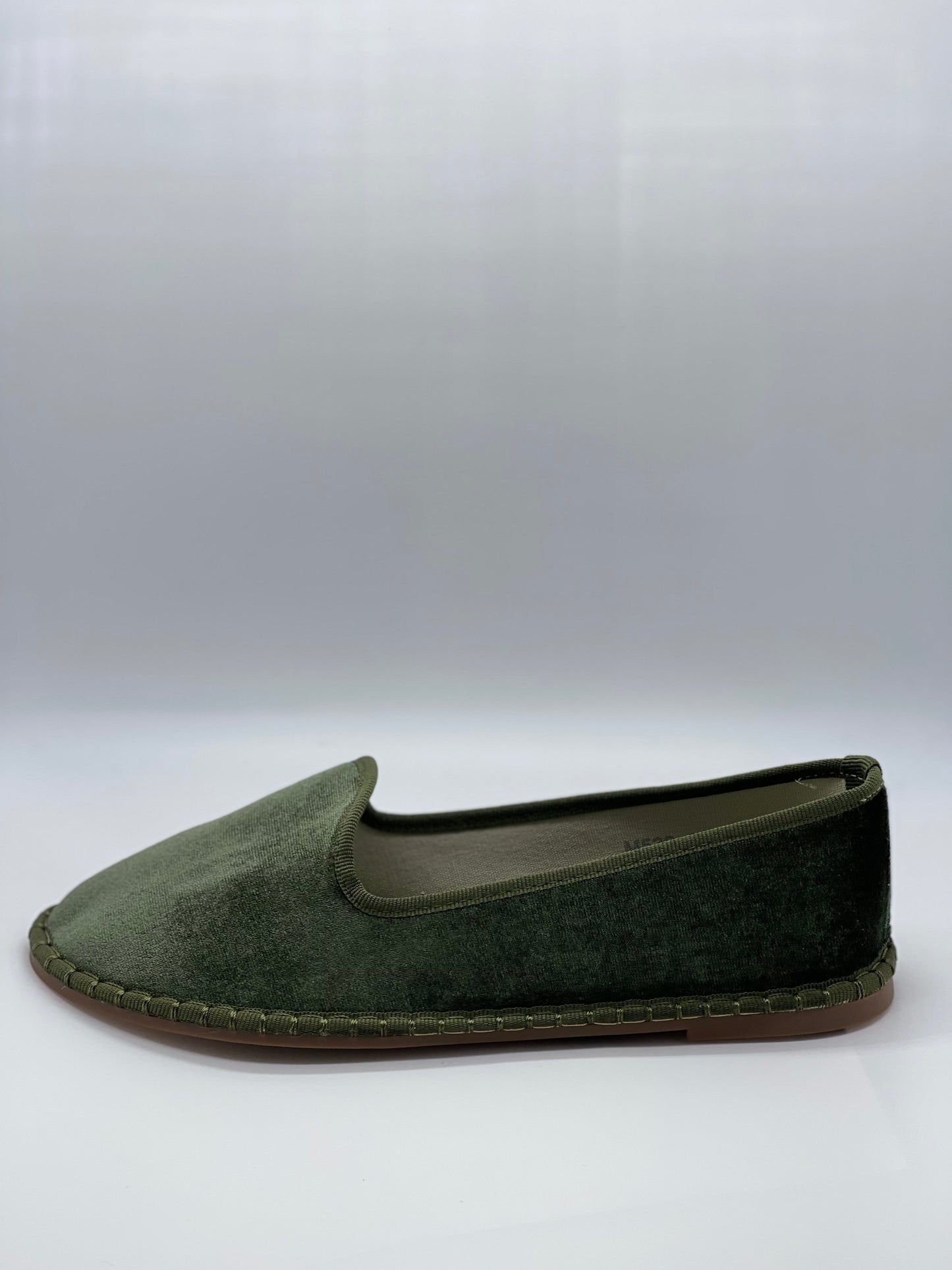 Virella | Elegant Velvet Slippers