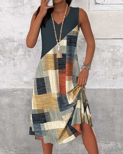 Kirella | Contrast V-Neck Dress