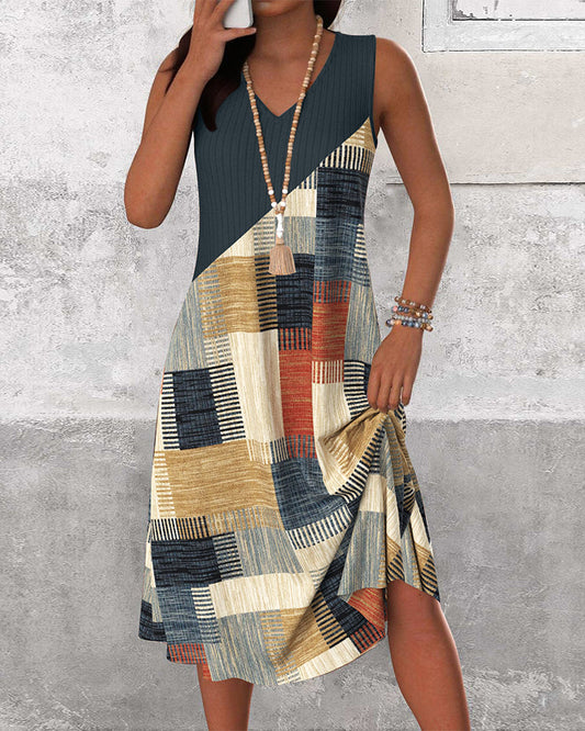 Kirella | Contrast V-Neck Dress